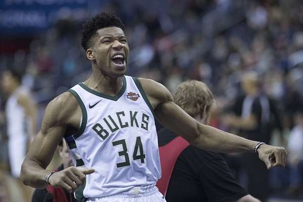 1024px-Giannis_Antetokounmpo_(24845003687)